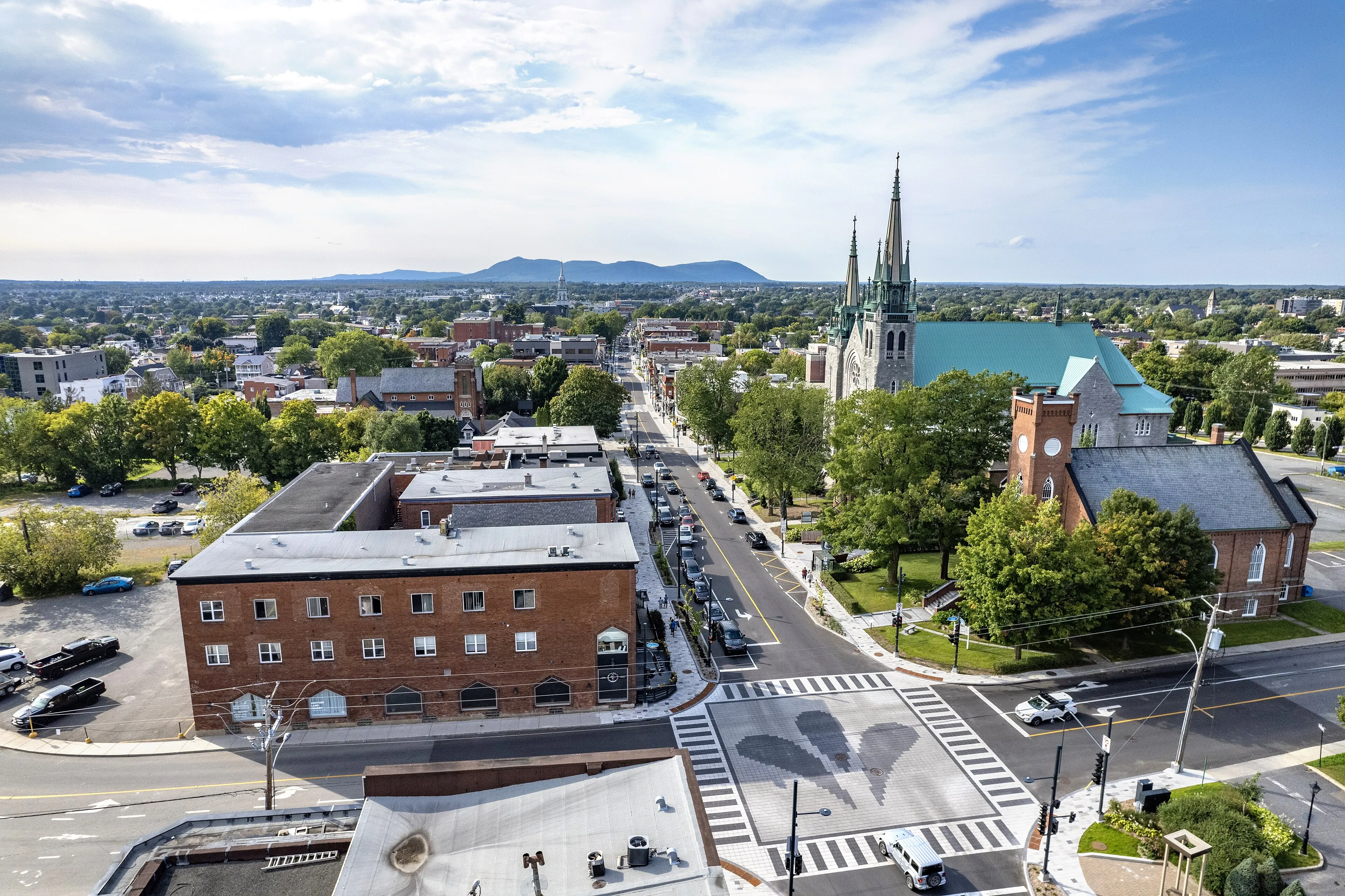 Vue aérienne de la rue Principale de Granby